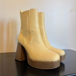 Circus by Sam Edelman Platform Boots Ivory White 70s Retro Mod Go-Go Y2K